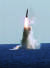 한국이 독자 개발한 잠수함발사탄도미사일(SLBM)이 15일 도산안창호함(3000t급)에서 발사되고 있다.   이날 발사시험은 국방과학연구소(ADD) 종합시험장에서 문재인 대통령을 비롯해 정부와 군의 주요 인사들이 참석한 가운데 이뤄졌다.   SLBM은 잠수함에서 은밀하게 운용할 수 있으므로 전략적 가치가 높은 전력으로 평가된다. 현재 미국, 러시아, 중국, 영국, 프랑스, 인도 등 6개국만 운용하고 있는 무기체계로, 한국이 세계 7번째 SLBM 운용국이 됐다. [연합뉴스]