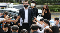 두 번 운 자영업자들,서울 도심 분향소 설치하려다 방역에 또 막혀