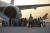 지난 9일(현지시간) 아프가니스탄 카불 국제공항에서 승객들이 카타르 항공에 탑승하고 있다. AFP=연합뉴스
