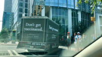 美 도심서 ‘백신 맞지 마세요’ 트럭 광고···반전은?