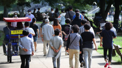 추석 방콕족 "영화 12편 몰아봤다"…연휴 막바지 카페 만석