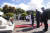 문재인 대통령이 22일(현지시각) 미국 하와이 펀치볼 국립묘지에서 참배하고 있다. 연합뉴스