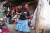 케냐 나이로비 코로고초 빈민가에서 태권도 수련회를 이끄는 제인 와이타게니 키마루(60) 수석 트레이너가 시범을 보이는 모습. AP=연합뉴스