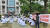 지난 13일 대전지역 노래방 업주들이 집합금지로 인한 손해보전을 요구하며 상복을 입고 대전시청 앞에서 집회를 열고 있다. 신진호 기자