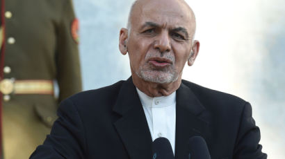 돈 갖고 튄 아프간 대통령 "탈레반 인정" 돌연 올라온 글