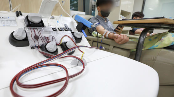 수혈받은 사람은 '코로나 피' 몰랐다, 헌혈후 확진 334명
