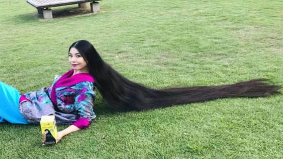 “머리카락 길이만 2m” 16년 머리기른 현실판 ‘라푼젤’ 日모델
