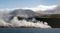 [이 시각] 바다 도달한 카나리아 화산 용암, "유독 가스 경고"