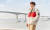 가수 김요한이 입은 노스페이스의 ‘유틸리티 플리스 재킷’은 친환경 소재로 편안한 착용감과 배색 디자인이 포인트다. [사진 노스페이스 공식 홈페이지] 