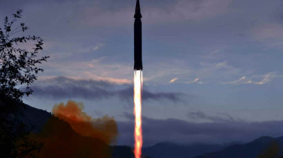 북한 “새로 개발한 반항공미사일 시험발사”