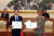 지난 2018년 9월 19일 문재인 대통령(왼쪽)과 김정은 북한 국무위원장이 평양 백화원 영빈관에서 당시 송영무 국방부 장관과 노광철 인민무력상의 '4·27 판문점 선언' 이행을 위한 군사분야 합의문 교환을 지켜보며 박수를 치고 있다. 평양사진공동취재단
