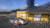 라 팔마 섬의 비에하 화산이 4일 검은 재를 뿜고 있다. 주택 마당의 자동차 바퀴가 화산재에 반쯤 묻혔다. AP=연합뉴스