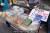 서울 명동에서 달고나를 팔고 있는 모습. 인터넷 캡처