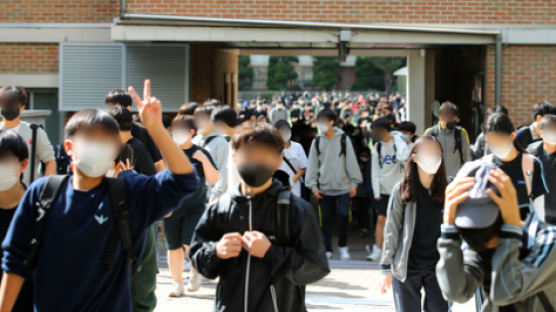 서울교육청, 학생 분산배치로 과밀학교 없앤다…실효성은 물음표