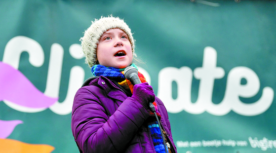 스웨덴의 환경운동가 그레타 툰베리가 지난해 3월 벨기에 브리셸의 한 시위에서 발언하고 있다. [AFP=연합뉴스] 