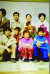 이재명의 가족 사진. 아랫줄 가장 왼쪽이 이재명. 사진 『나의 소년공 다이어리』, 이재명, 팬덤북스