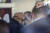 밀로스 제만 체코 대통령이 10일(현지시간) 프라하의 중앙군사병원으로 이송되고 있다. 몸에 힘이 빠져 떨군 그의 고개를 경호원이 옆에서 받쳐주고 있다. [EPA=연합뉴스] 