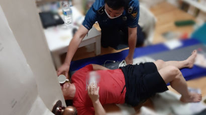 [단독] 스스로 '도둑' 된 경찰, 신체 마비 50대男 구한 사연