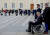 체코 제만 대통령이 지난 5월 프라하의 프라하성에서 열린 코로나19 희생자 추모식에 휠체어를 타고 참석했다. [로이터=연합뉴스]