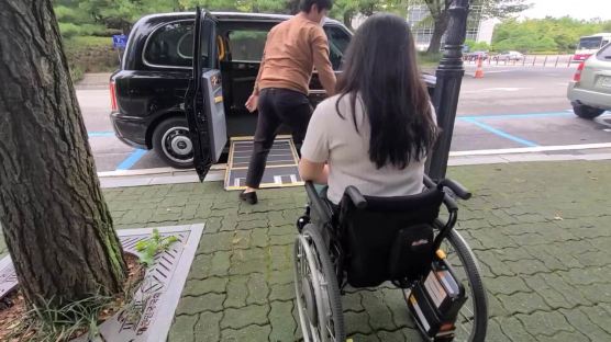 한국에도 런던 ‘블랙캡’ 전기택시 달린다…휠체어 승객도 OK