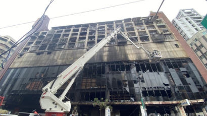 대만서 13층 건물 화재로 최소 9명 사망·44명 부상