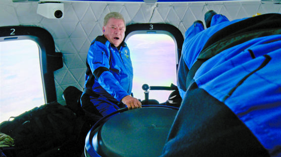 스타트렉 커크 선장, 90세에 진짜 우주로 날았다