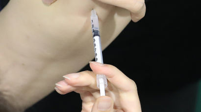 '백신 이상신고' 접종자대비 0.44%…대부분 근육통·두통·발열