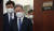 이재명 민주당 대선 후보(가운데)가 지난 13일 국회에서 열린 대선후보-당대표-상임고문단 간담회에 참석한 뒤 송영길 대표(왼쪽)와 회의실을 나서고 있다. 임현동 기자