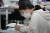 대학수학능력시험을 앞둔 고3 학생들이 12일 오전 서울 노원구 수락고등학교에서 2021년 10월 모의평가를 준비하고 있다. 뉴스1