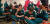 26일(현지시간) 미국 뉴욕에서 열린 오징어 게임 체험 행사에서 참가들이 달고나 뽑기를 핥고 있다. 뉴욕=박현영 특파원
