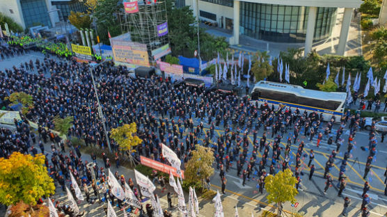 '49명 집회' 신고한 화물연대…3000명 모여 불법집회 열었다[영상]