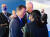 문재인 대통령이 30일(현지시간) 이탈리아 로마 누볼라 컨벤션 센터에서 열린 주요 20개국(G20) 정상회의에서 기념촬영전 정상 라운지에서 조 바이든 미 대통령과 만나 대화하고 있다. 연합뉴스