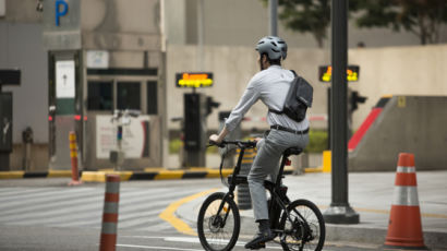 “대중교통 대신 코로나19 걱정 없는 전기 자전거 타요”