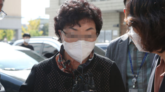 윤석열 국민의힘 대선후보 된 날, 장모는 법정 출석