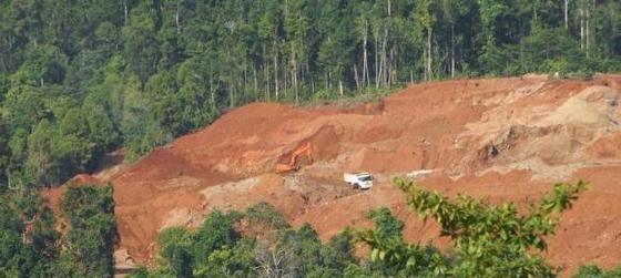 지난 2012년 니켈 광산을 만들기 위해 벌채된 인도네시아의 열대 우림. [로이터=뉴스1]