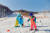 휘닉스평창은 가족 단위 스키족을 잡기 위해 프리미엄 시즌권을 새로 출시했다. 전용 주차장과 프리미엄 라운지 이용권을 제공하고, 자녀를 위한 무료 스키권도 준다. 사진 휘닉스 호텔앤드리조트