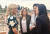 G20 정상회의 참석차 로마를 방문 중인 문재인 대통령 부인 김정숙 여사와 질 바이든 미국 대통령 부인(왼쪽), 마리아 세레넬라 카펠로 이탈리아 총리 부인(가운데)이 31일 오후(현지시간) 로마 카피톨리네 박물관에서 환담하고 있다. 연합뉴스