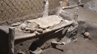 4평 방에 침대와 요강…폼페이서 2000년 전 ‘노예 가족방’ 발굴
