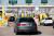 캐나다 차량들이 8일 미국 미시간주 디트로이트 앰배새더 브릿지의 세관을 통과하고 있다. AFP=연합뉴스
