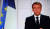 에마뉘엘 마크롱 프랑스 대통령이 9일 (현지시간) 파리에서 코로나19 대유행 이후 9번째 대국민 담화에서 탄소 중립을 달성하기 위해 신규 원자로 건설을 재개한다고 밝히고 있다. [AFP=뉴스1]