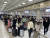 12일 오전 제주국제공항에서 진에어 여객 시스템에 문제가 생겨 승객들이 불편을 겪고 있다. 최충일 기자
