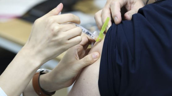 백신 맞은 고3이 72일만에 또…10대 사망 이번이 두번째