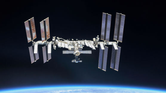 "우주인 대피하라" 비상…'우주쓰레기' 하루 두번이나 ISS 근접