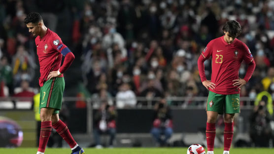 호날두의 포르투갈, 세르비아에 1-2 패…월드컵 직행 실패