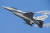 아랍에미이트 공군의 F-16 파이팅 팰컨 전투기가 두바이 에어쇼에서 기동하고 있다. TASS=연합뉴스