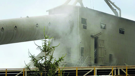 쓰레기 태우는 시멘트 공장에 반발한 주민들 전국 대책위 결성