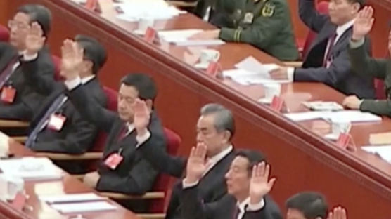 덩의 독재 반성 '개인숭배금지'…시진핑 결의에서 사라졌다