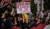 지난달 25일(현지시간) 미국 뉴욕시 시청 밖에서 코로나19 백신 접종 의무화 정책에 반대하는 공무원들의 시위가 벌어졌다. [AFP=뉴스1] 