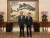 장하성 주중 한국대사(오른쪽)가 17일 우장하오(왼쪽) 아시아 담당 중국 외교부 부장조리(차관보)를 만나 회견에 앞서 사진 촬영을 하고 있다. [중국 외교부 홈페이지]