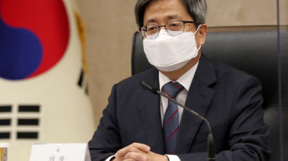 한변 "국회, 김명수에 면죄부"…탄핵소추 청원서 심사 연장 비판 